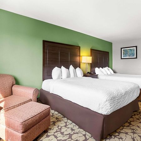 Surestay Plus Hotel By Best Western Бетендорф Екстериор снимка