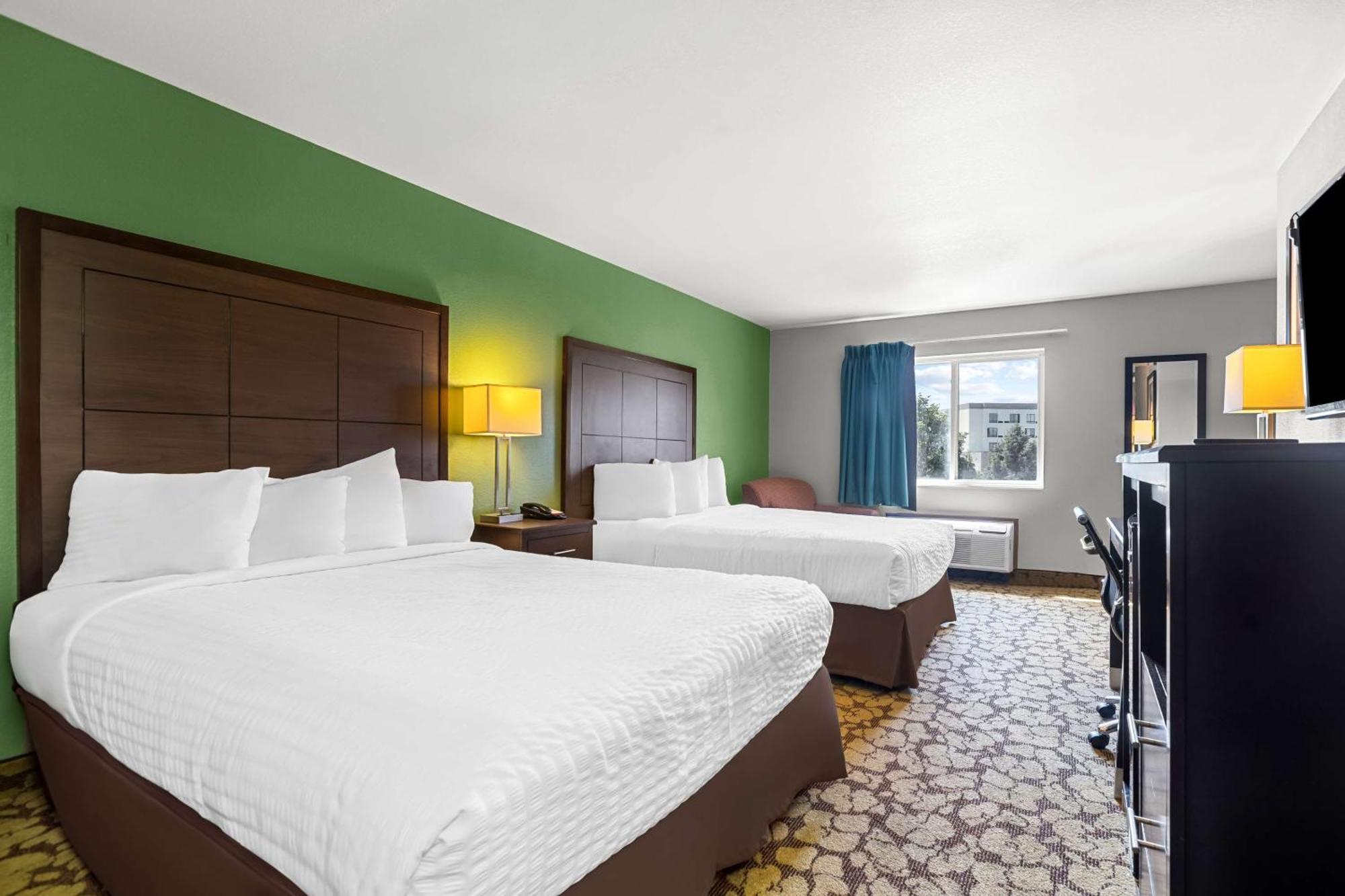 Surestay Plus Hotel By Best Western Бетендорф Екстериор снимка