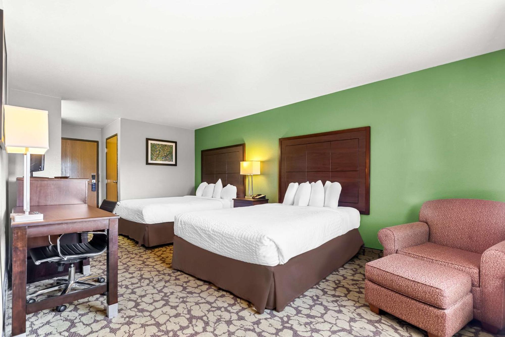 Surestay Plus Hotel By Best Western Бетендорф Екстериор снимка